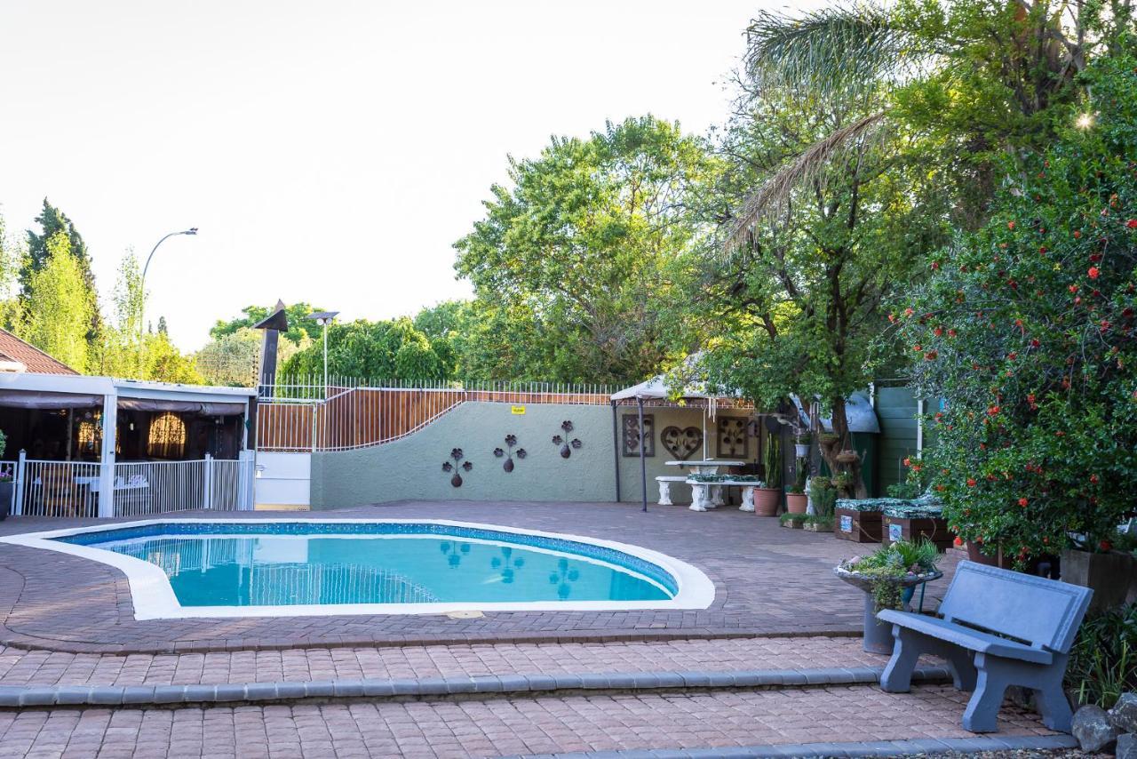 Gabbys Cottage Guesthouse Bloemfontein Exterior foto