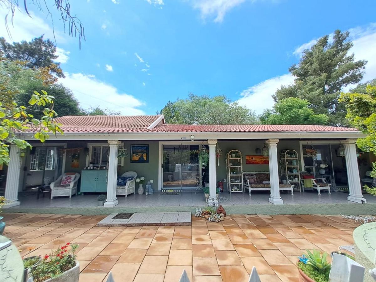 Gabbys Cottage Guesthouse Bloemfontein Exterior foto